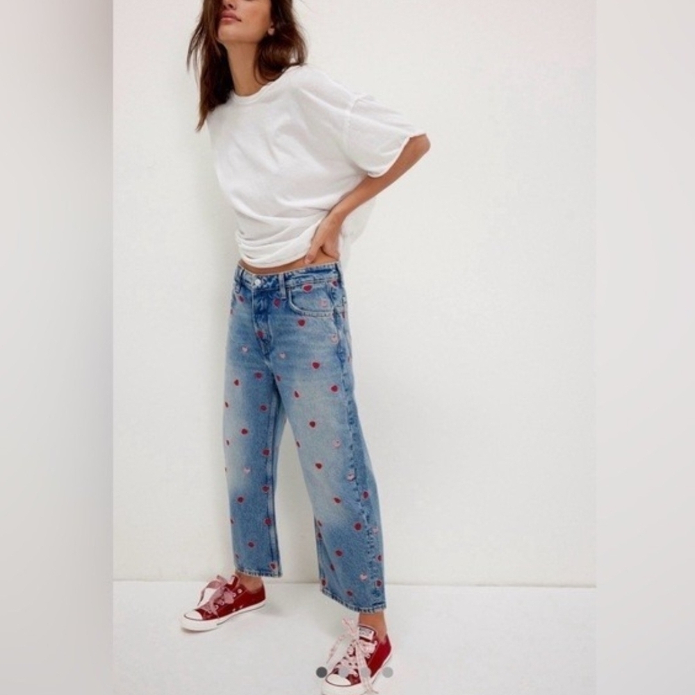 ❤️🩷FREE PEOPLE ***Hard To Find*** HEART Embroidered JEANS ❤️🩷